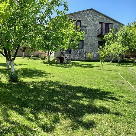 Guest House Ijevan'S Garden Esterno foto