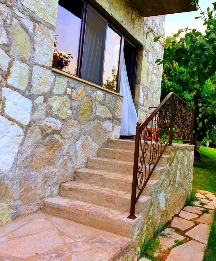 Guest House Ijevan'S Garden Esterno foto