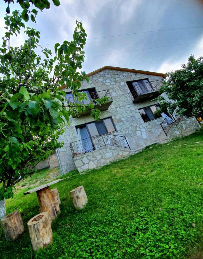 Guest House Ijevan'S Garden Esterno foto
