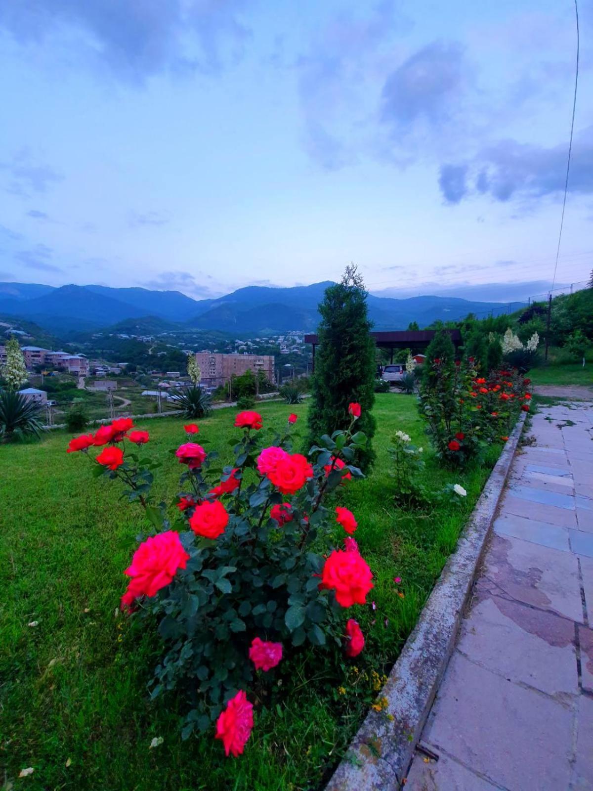 Guest House Ijevan'S Garden Esterno foto