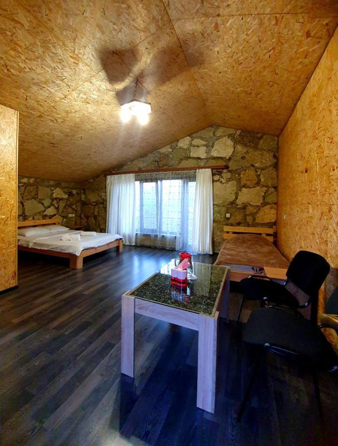 Guest House Ijevan'S Garden Esterno foto