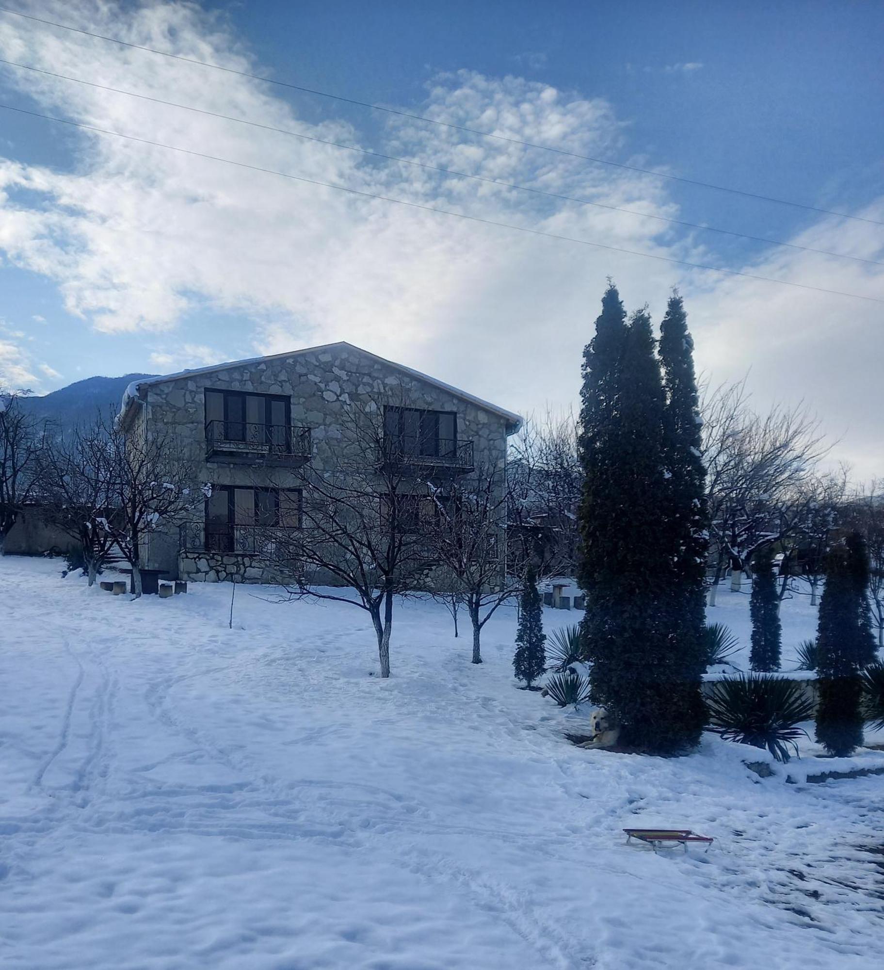 Guest House Ijevan'S Garden Esterno foto