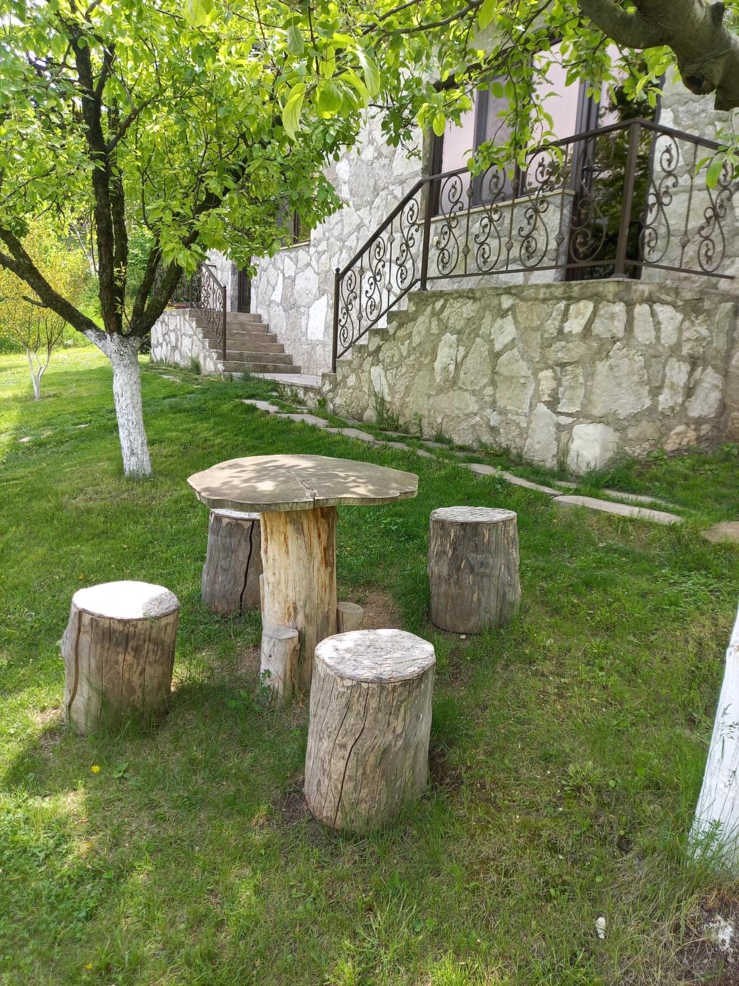 Guest House Ijevan'S Garden Esterno foto