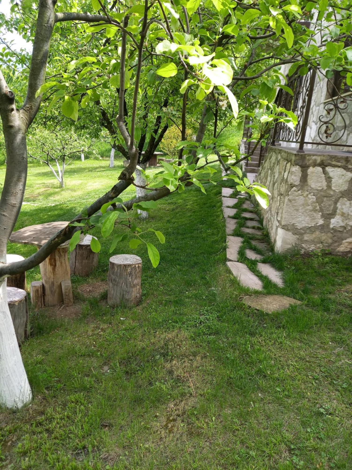 Guest House Ijevan'S Garden Esterno foto
